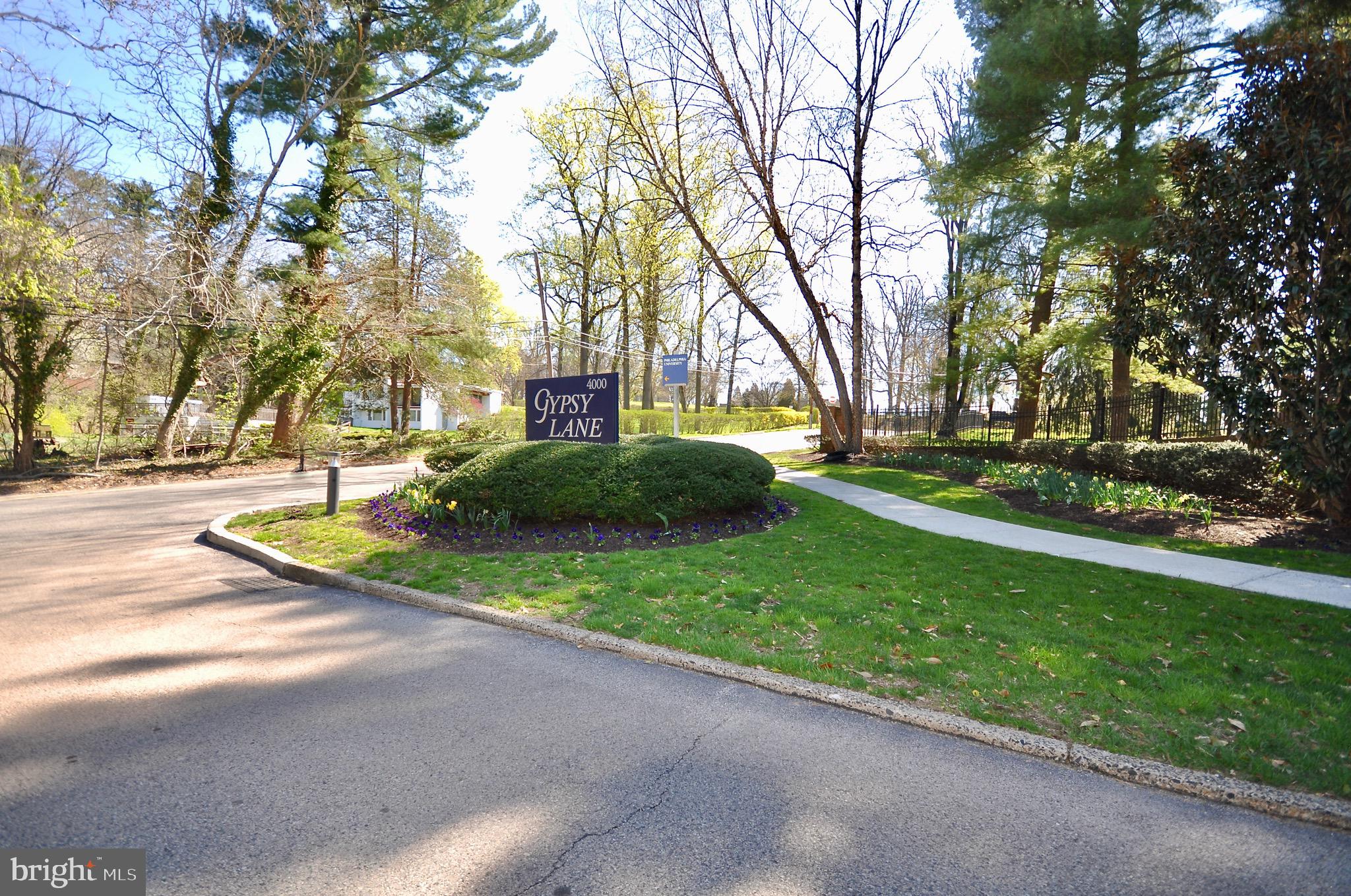 4000 Gypsy Lane, Unit 401D Philadelphia, PA 19129 - Photo 3 of 34