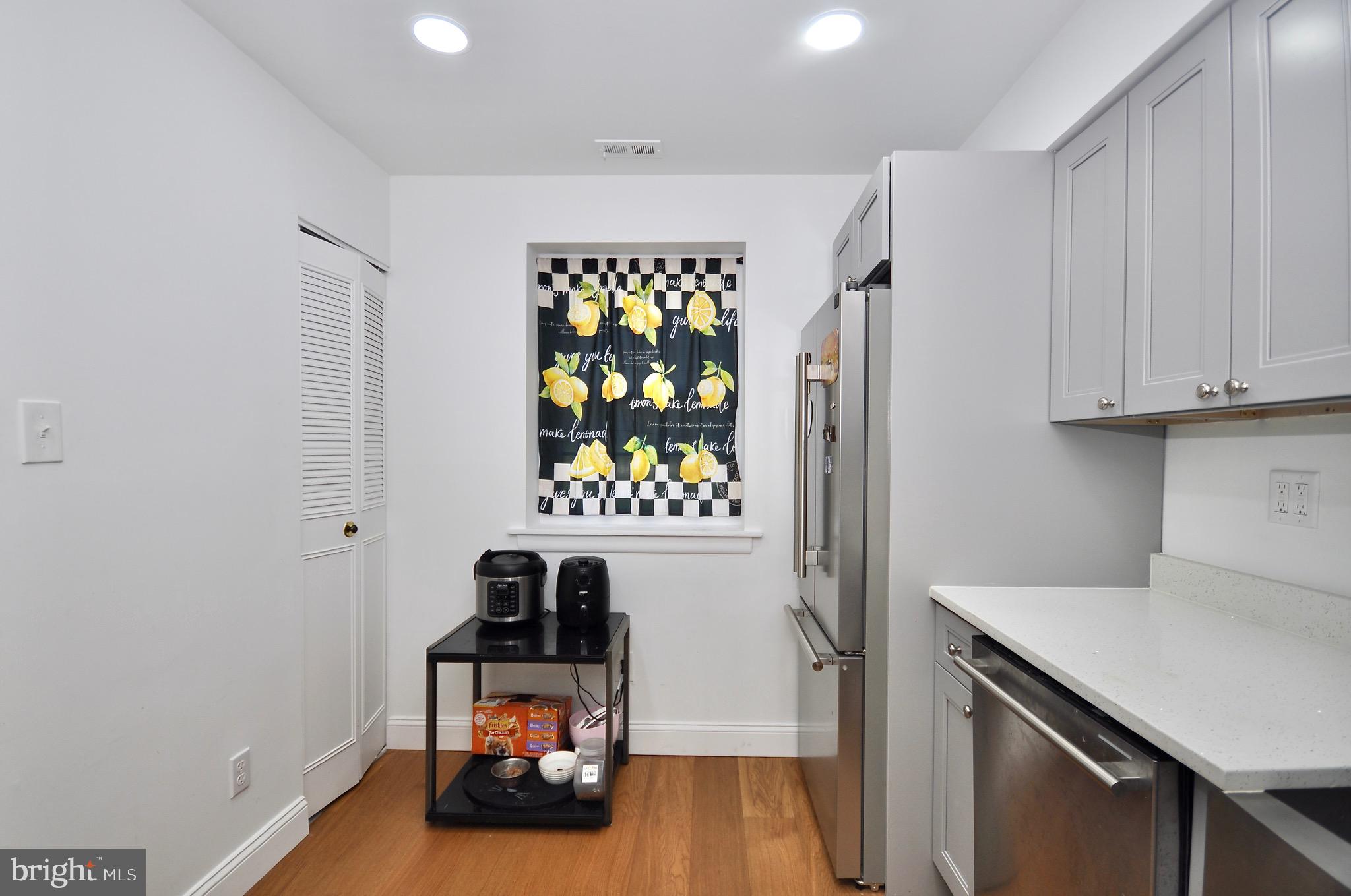 4000 Gypsy Lane, Unit 401D Philadelphia, PA 19129 - Photo 7 of 34