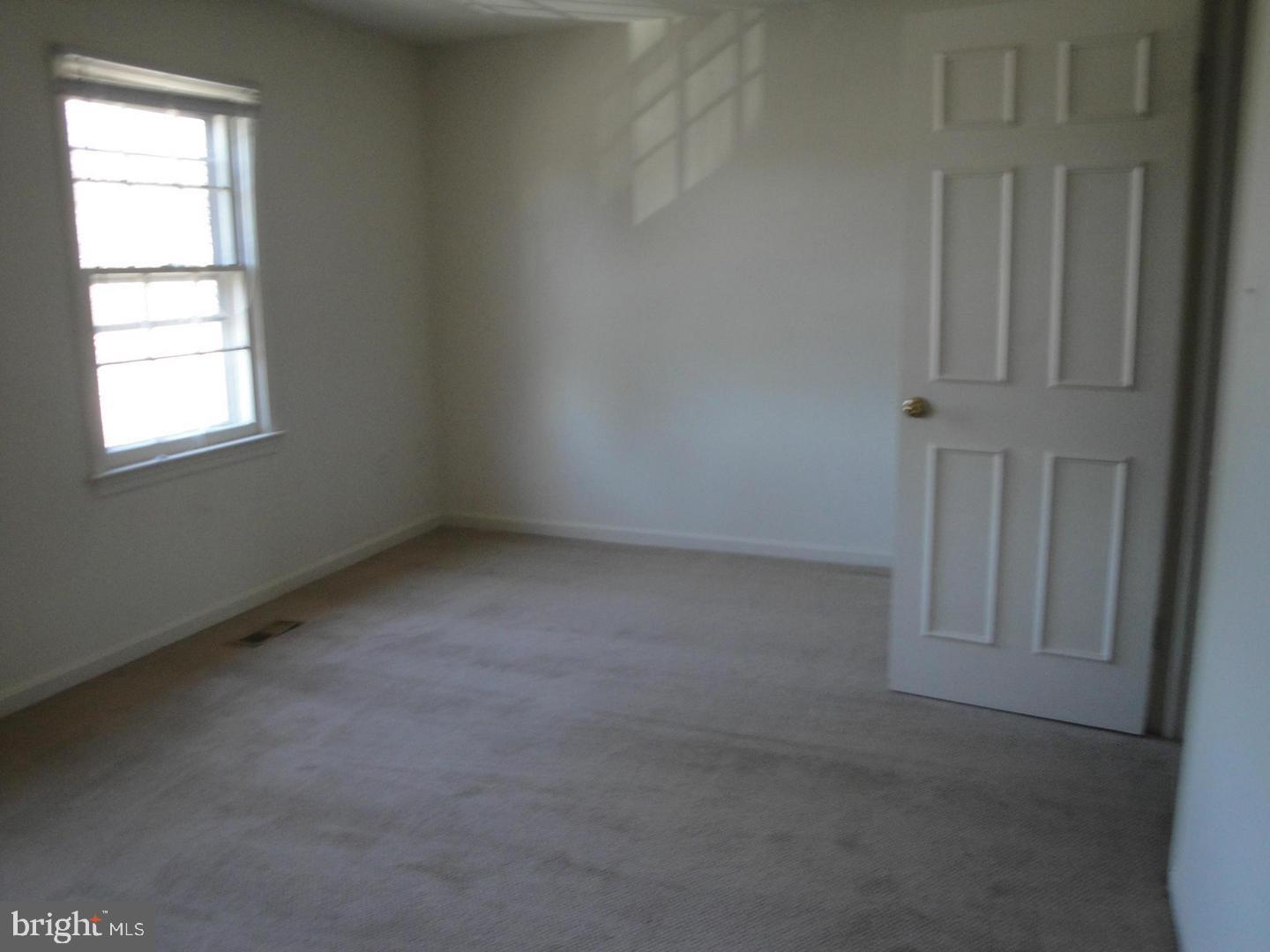 8029 Edinburgh Drive Springfield, VA 22153 - Photo 14 of 24