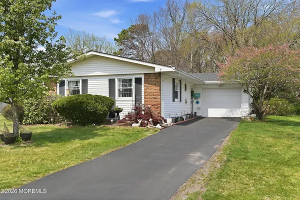 $445,000 | 3 Logan Lane, Brick, NJ 08724