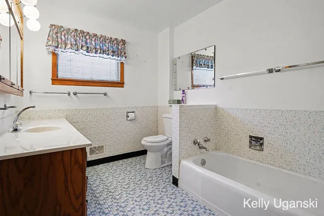 $264,900 | 2360 Grove Street, Muskegon, MI 49441