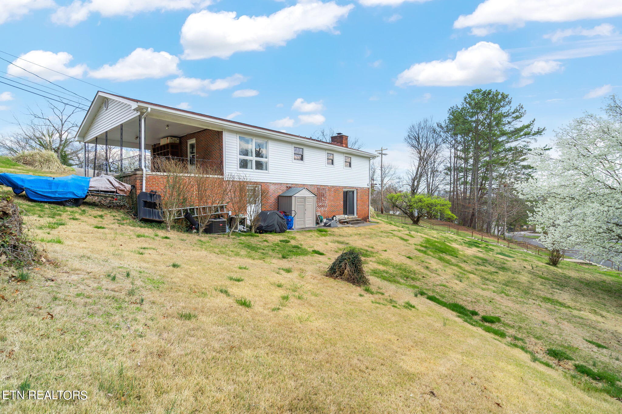 99 Kentucky Avenue Oak Ridge, TN 37830 - Photo 40 of 43 40-web-or-mls-99 Kentucky Ave-41