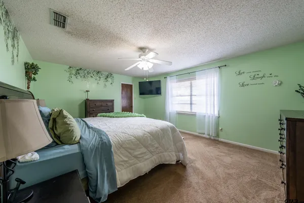 $275,000 | 322 North Oleander Street, Grand Saline, TX 75140