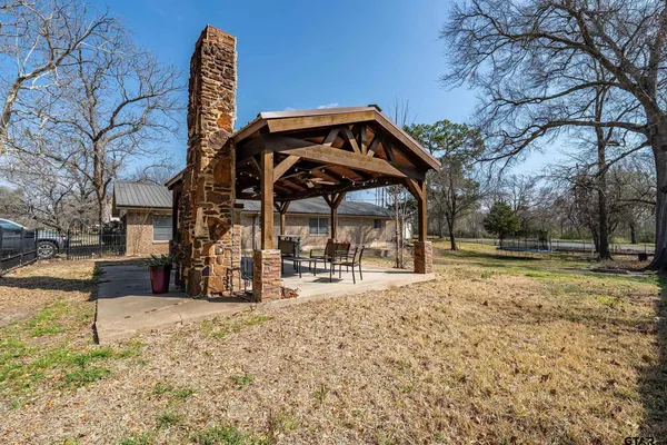 $275,000 | 322 North Oleander Street, Grand Saline, TX 75140