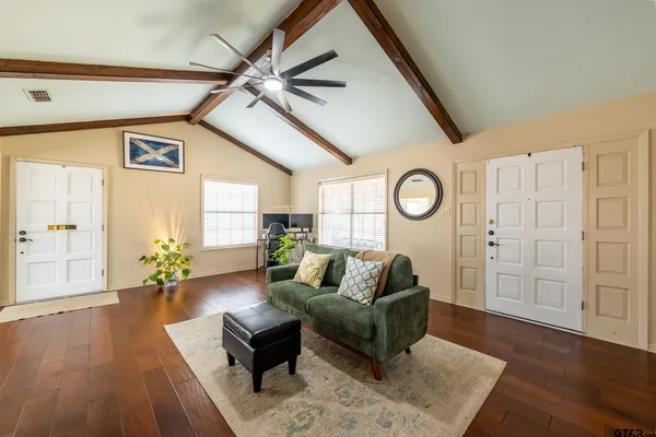 $275,000 | 322 North Oleander Street, Grand Saline, TX 75140