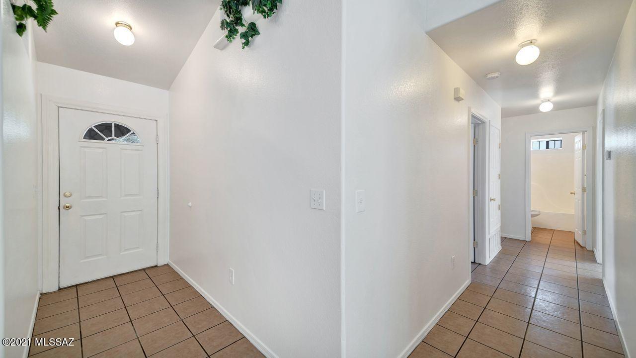 999 Circulo Golondrina Rio Rico, AZ 85648 - Photo 5 of 36 a view of a hallway