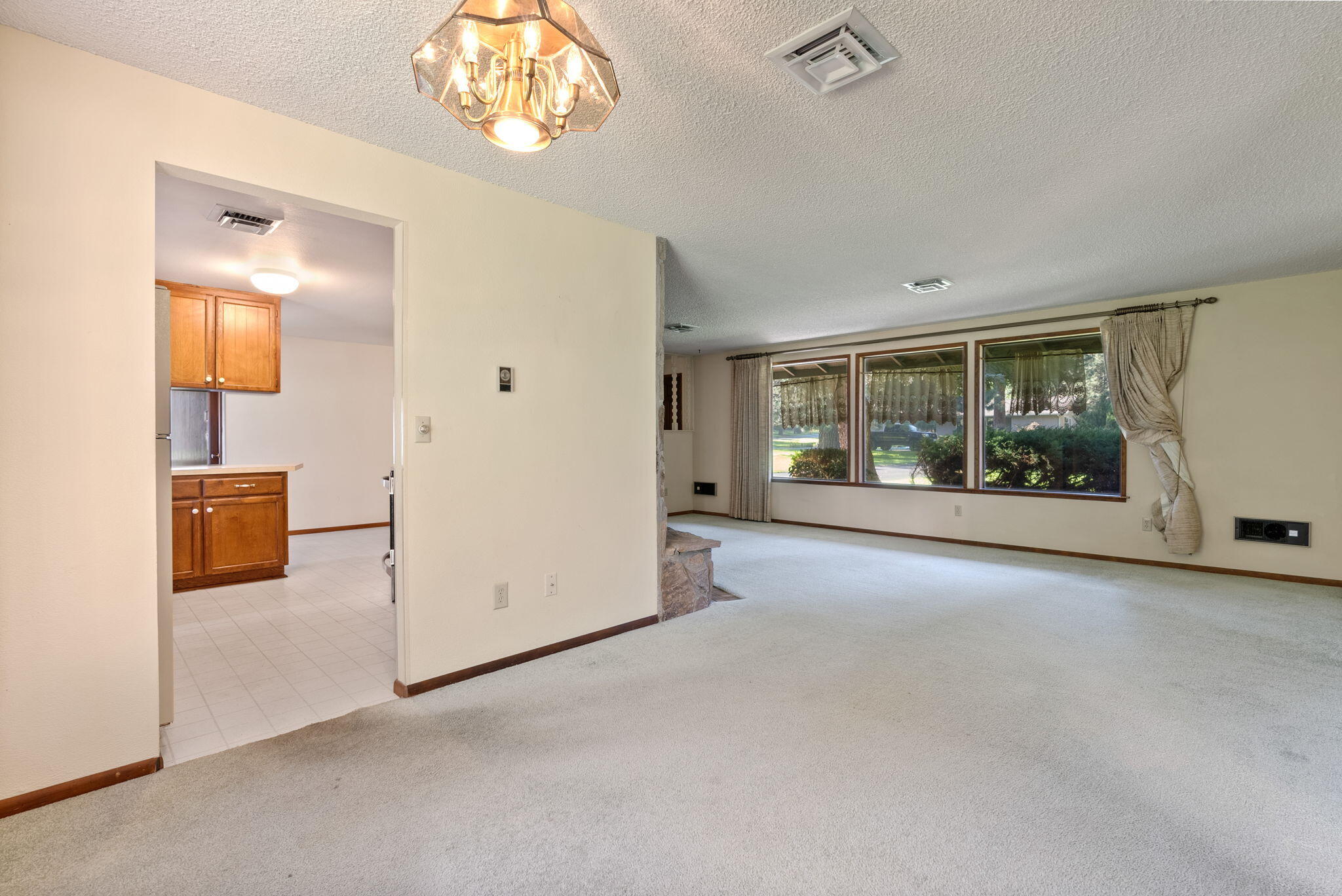 20388 Tailblock Road Bend, OR 97702 - Photo 11 of 56 36-web-or-mls-Riley Visuals-36