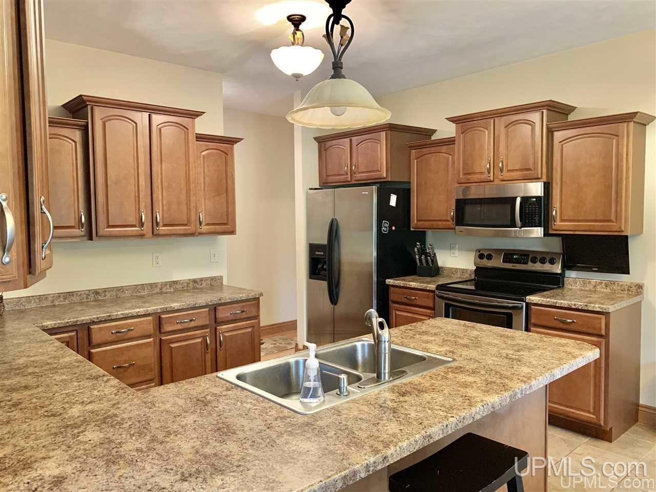 58 Tipperary Road Gladstone, MI 49837 - Photo 3 of 26 Gallery Image 3