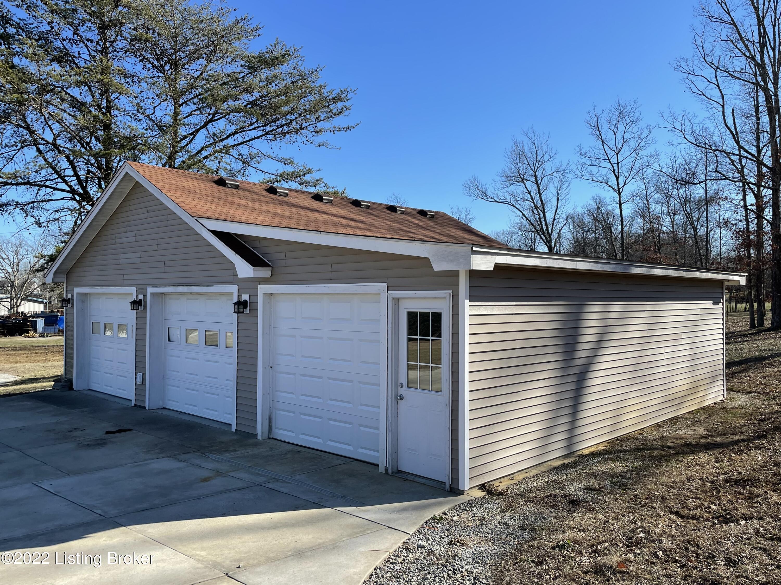 2298 Greenbriar Road Mount Washington, KY 40047 - Photo 47 of 56 IMG_4334