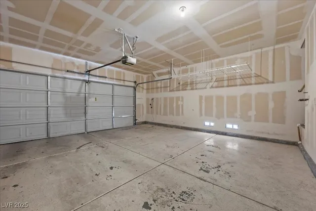 $2,200 | 2721 Villa Cordova Court, North Las Vegas, NV 89086