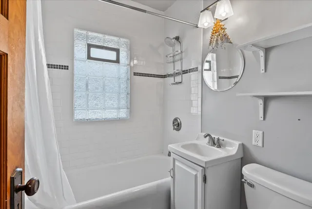 $2,450 | 1830 North 56th Street, Unit 1832, Milwaukee, WI 53208