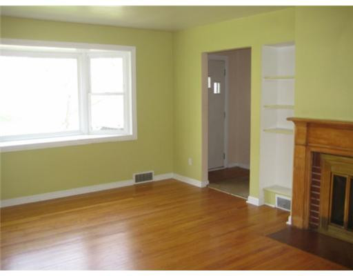 217 Sunset Road Ann Arbor, MI 48103 - Photo 3 of 6 Photo 3