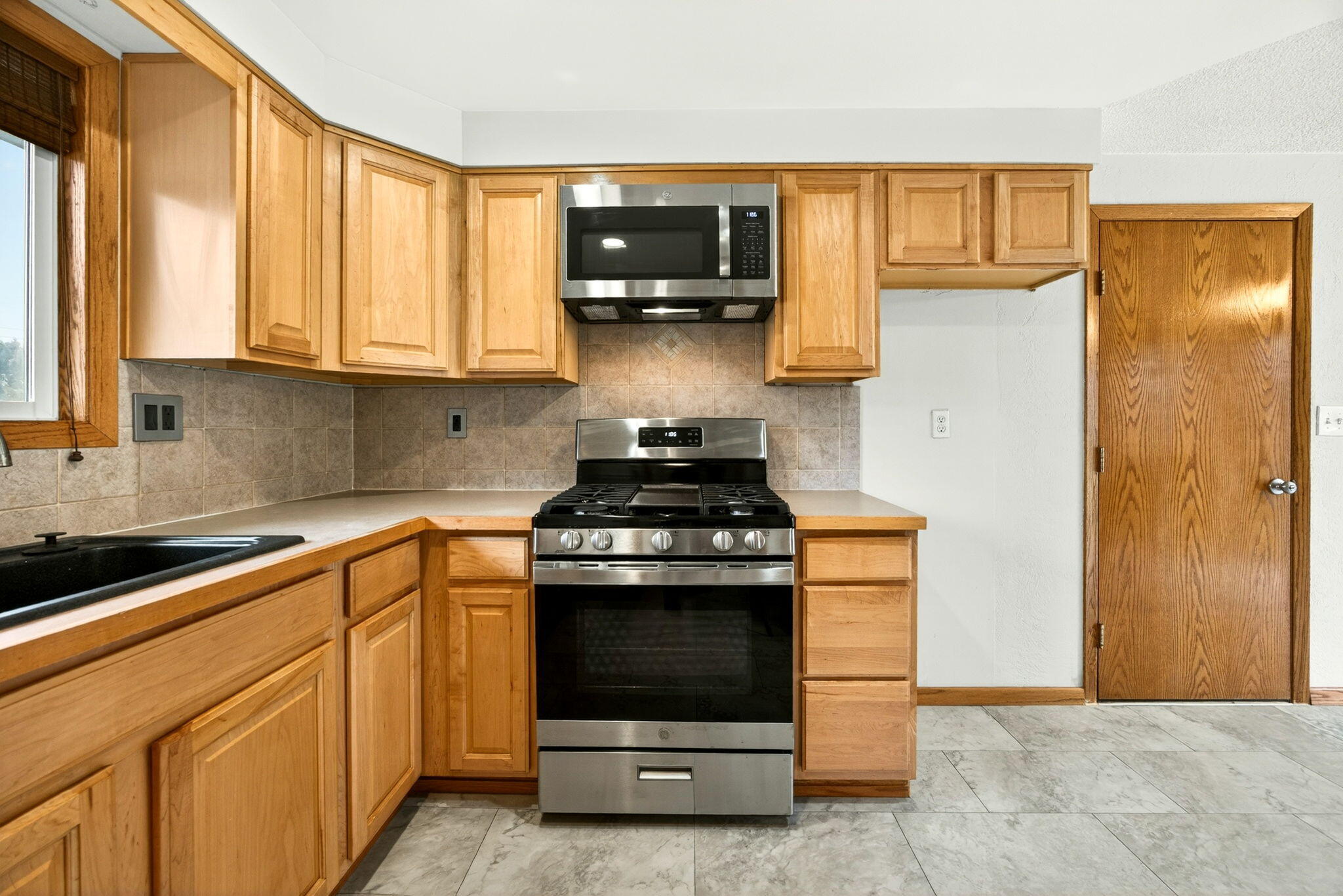 105 Houston Road Phoenix, OR 97535 - Photo 9 of 32 ApxHR00020