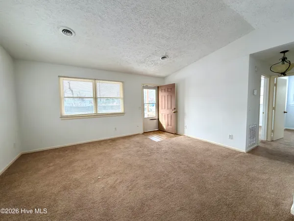 $1,300 | 312 Clay Street, Wilmington, NC 28405