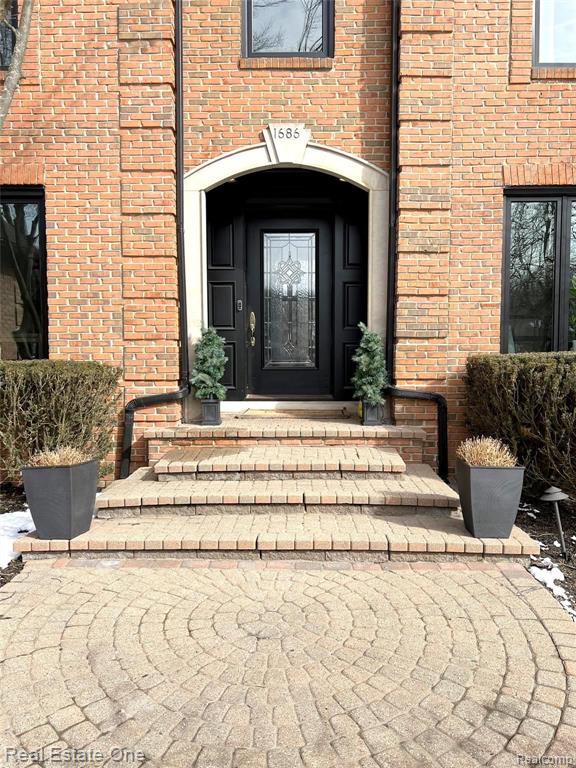1686 Apple Ridge Court Rochester Hills, MI 48306 - Photo 9 of 66