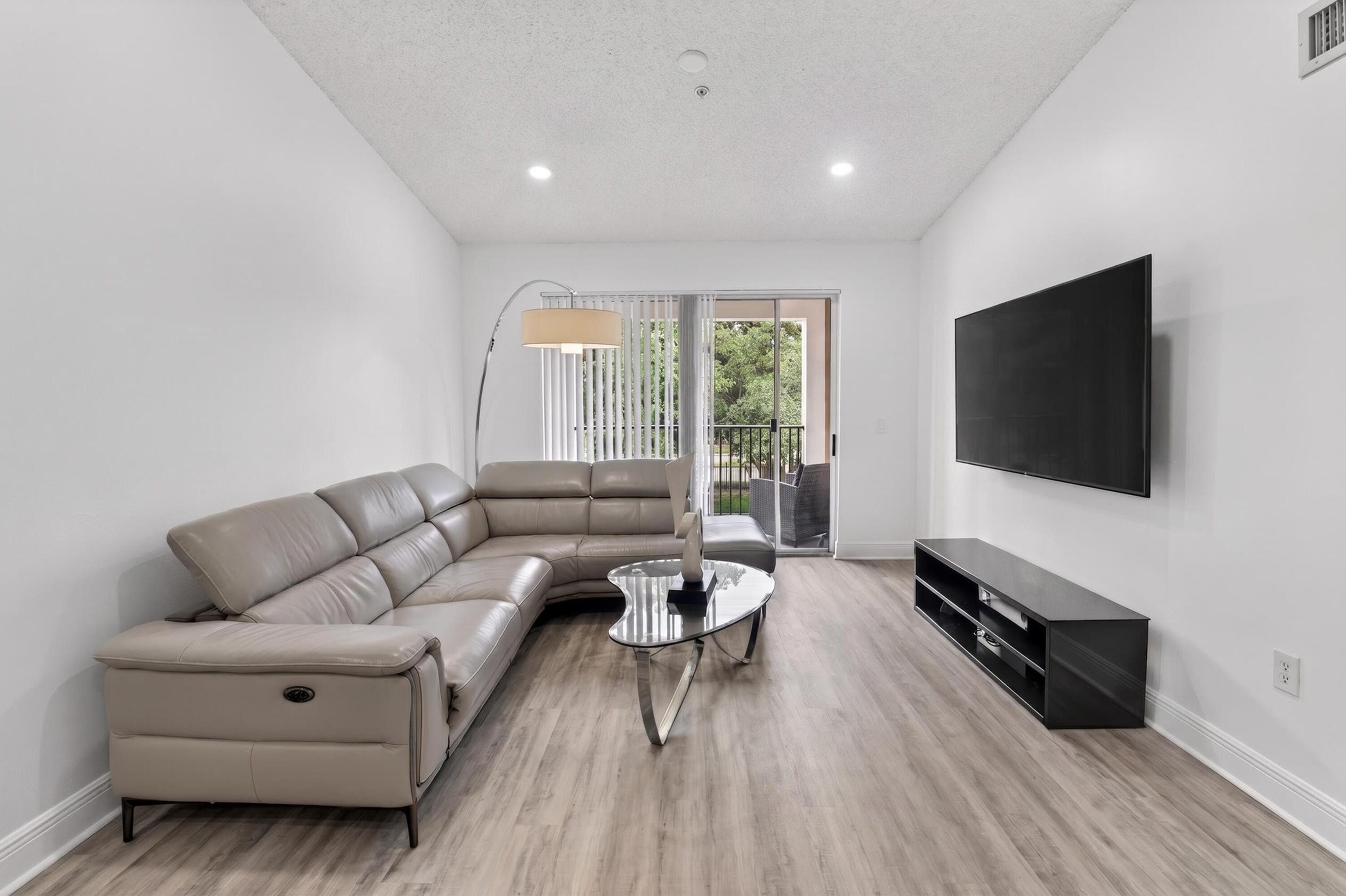 8020 North Nob Hill Road, Unit 305 Tamarac, FL 33321 - Photo 2 of 14 DSC04203