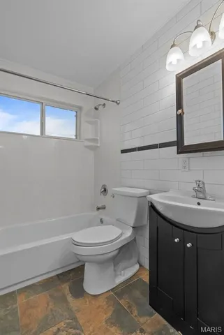 $1,600,000 | 5225 Southwest Avenue, St. Louis, MO 63139