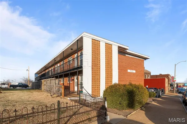 $1,525,000 | 5225 Southwest Avenue, St. Louis, MO 63139