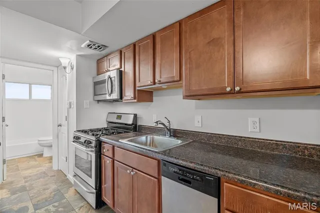 $1,600,000 | 5225 Southwest Avenue, St. Louis, MO 63139