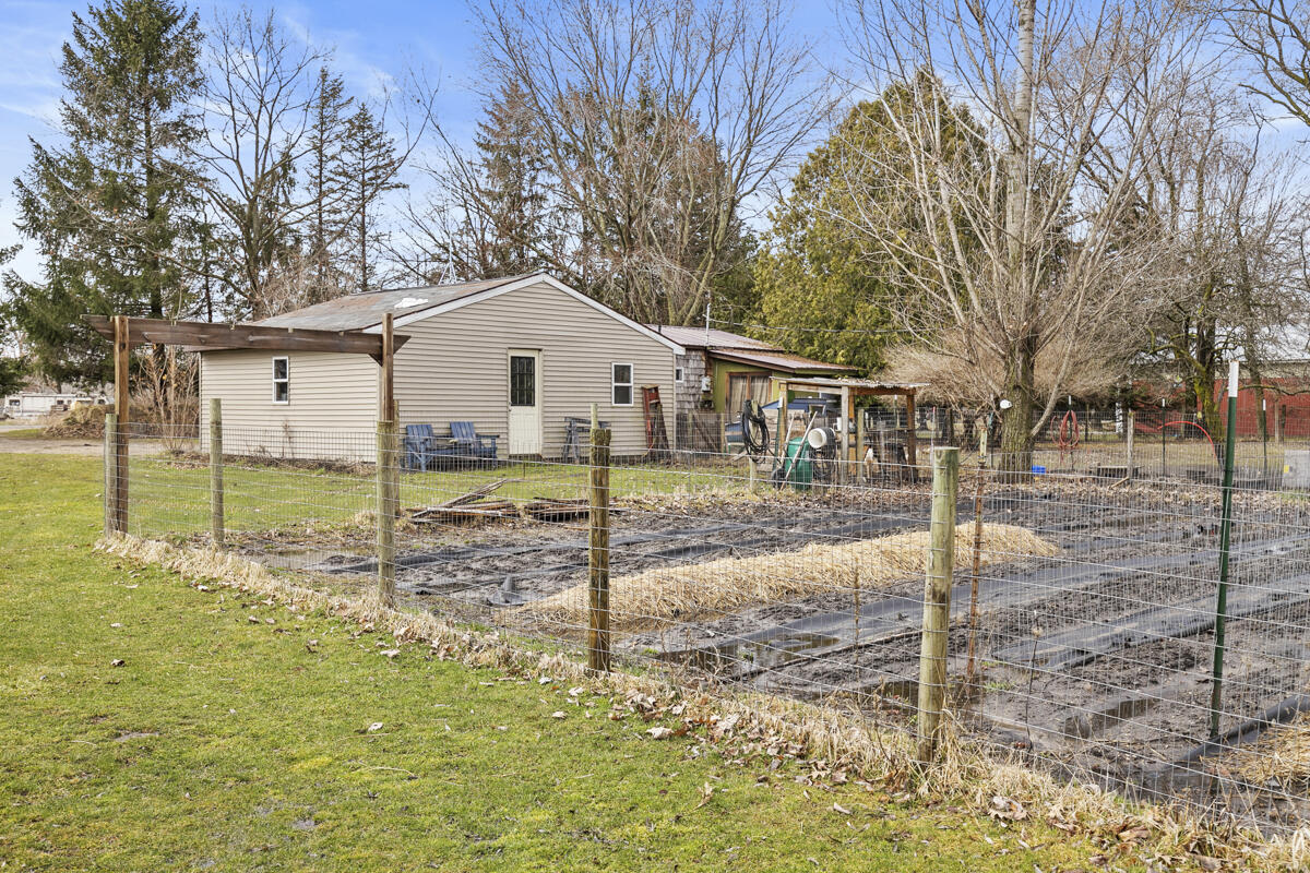 11522 Jefferson Road Lakeview, MI 48850 - Photo 14 of 20 IMG_1014