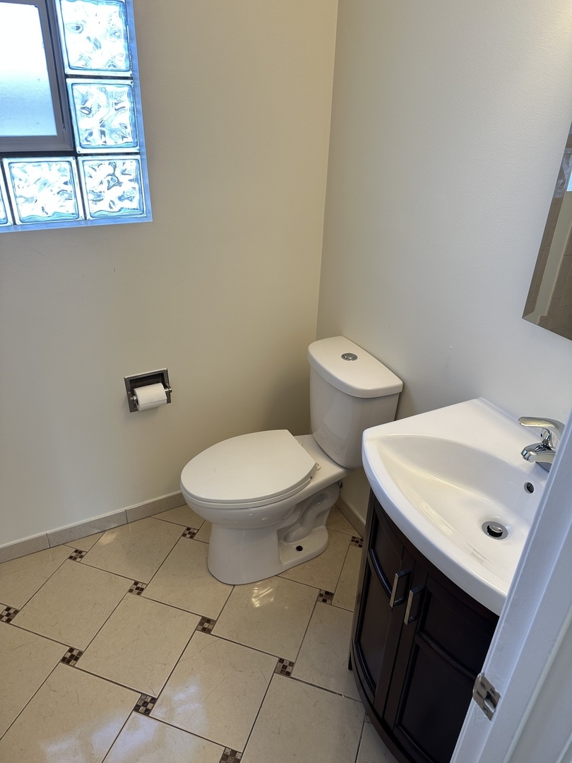 Undisclosed Address Burbank, IL 60459 - Photo 13 of 15