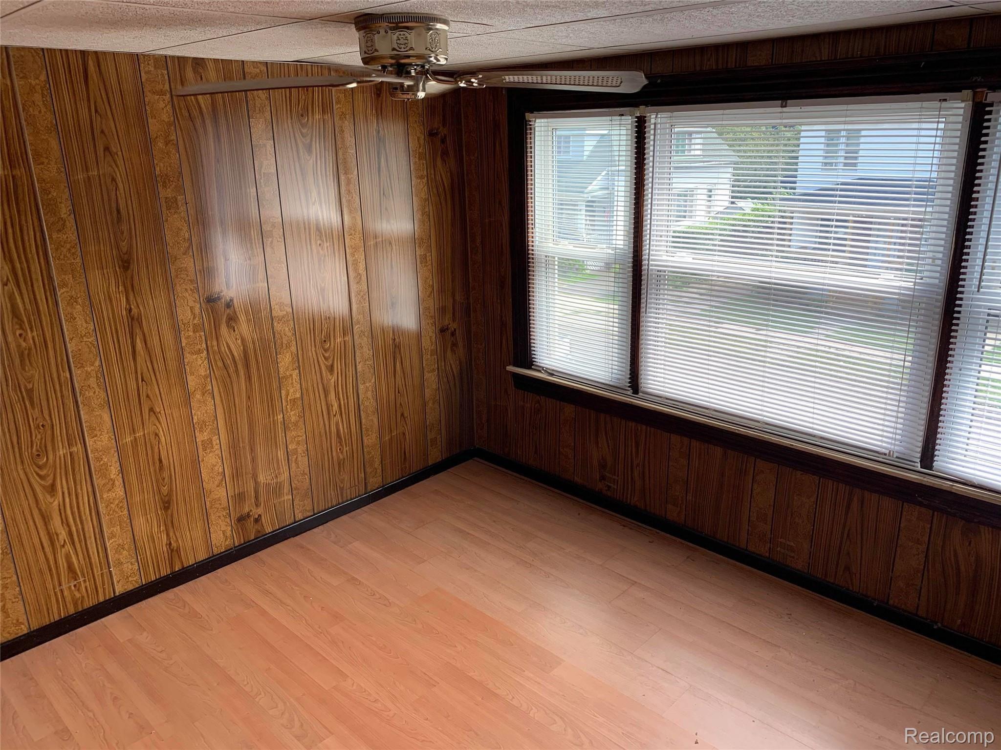 87 Oak Street River Rouge, MI 48218 - Photo 17 of 37 87 OAK RIVER ROUGE (33).jpg