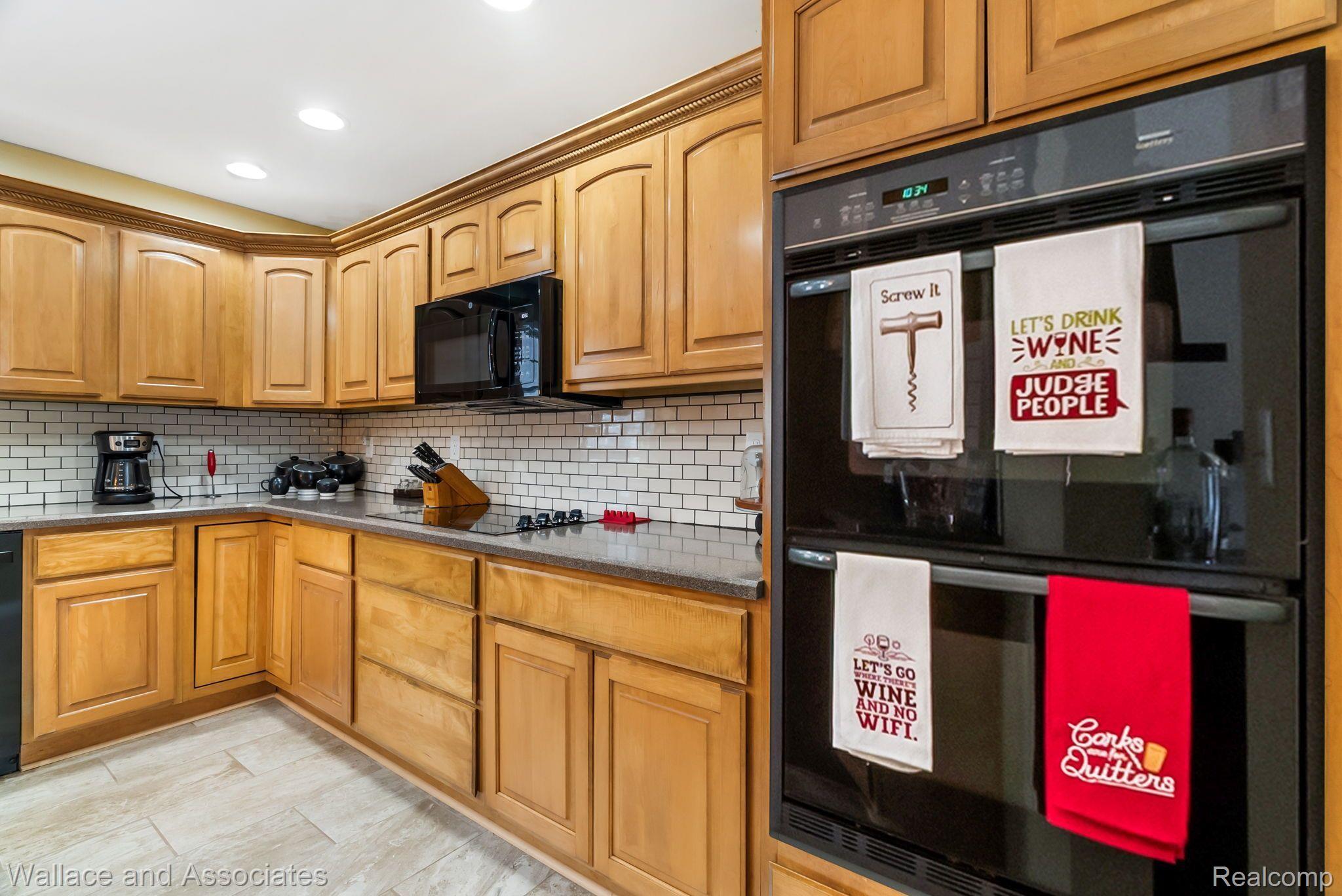 300 Pine Ridge Road St. Clair, MI 48079 - Photo 5 of 55