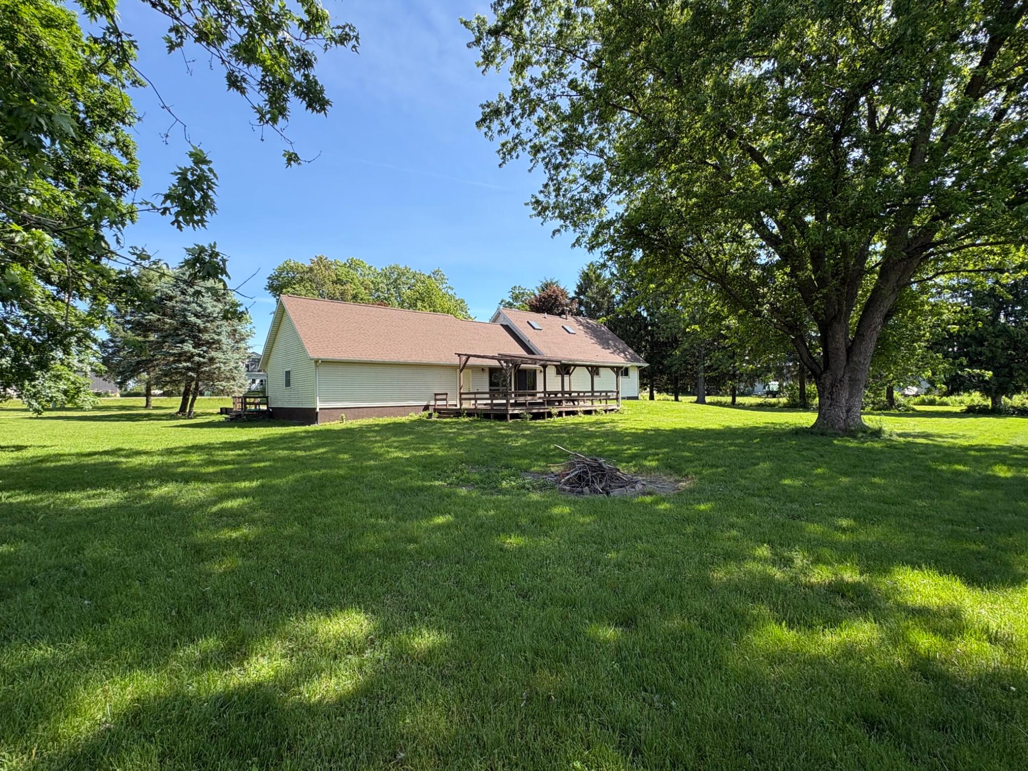 11633 King Road Concord, MI 49237 - Photo 2 of 21 Outside