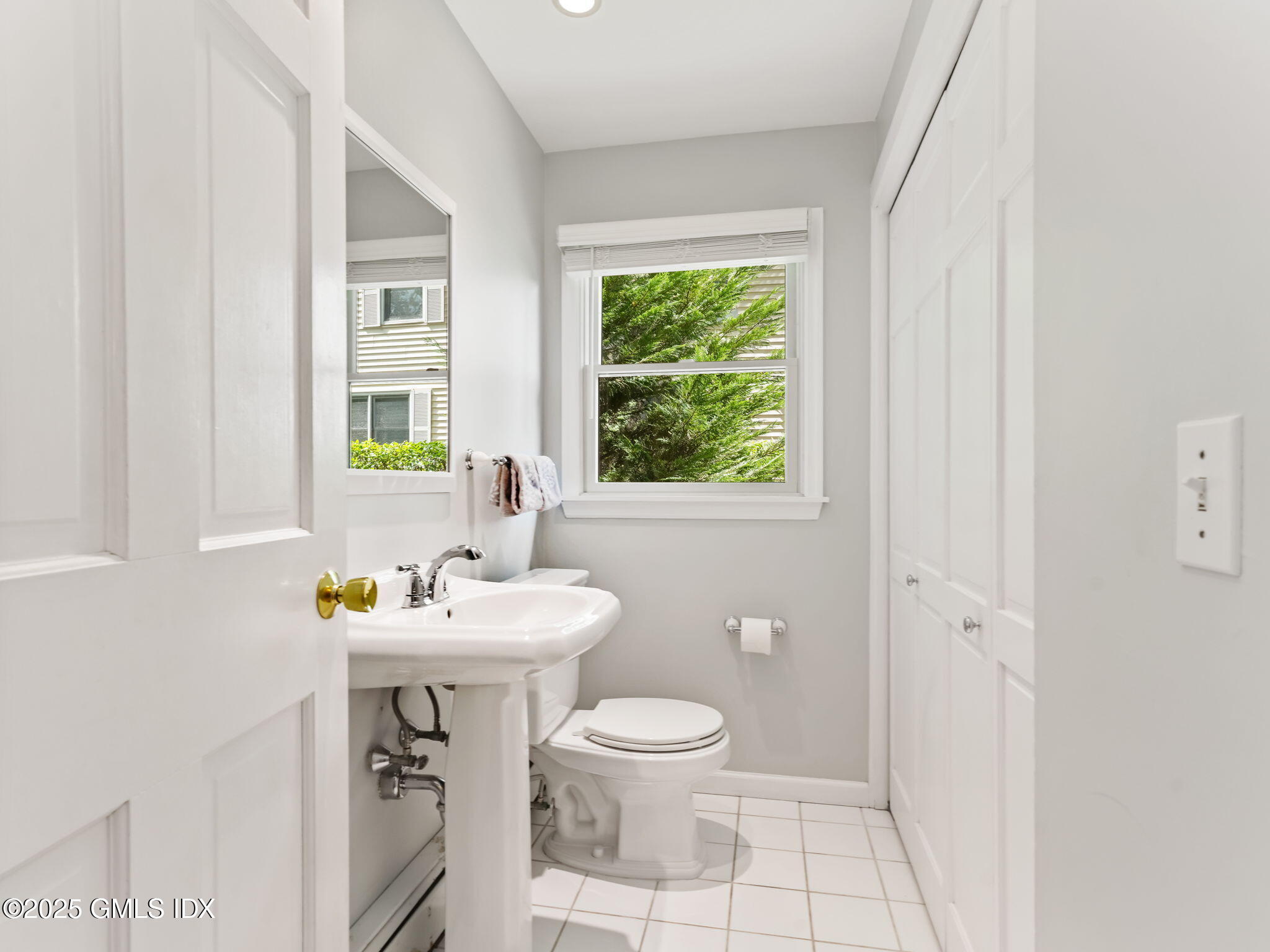 155 Riverside Avenue Riverside, CT 06878 - Photo 11 of 30 17-web-or-mls-155-riverside-ave
