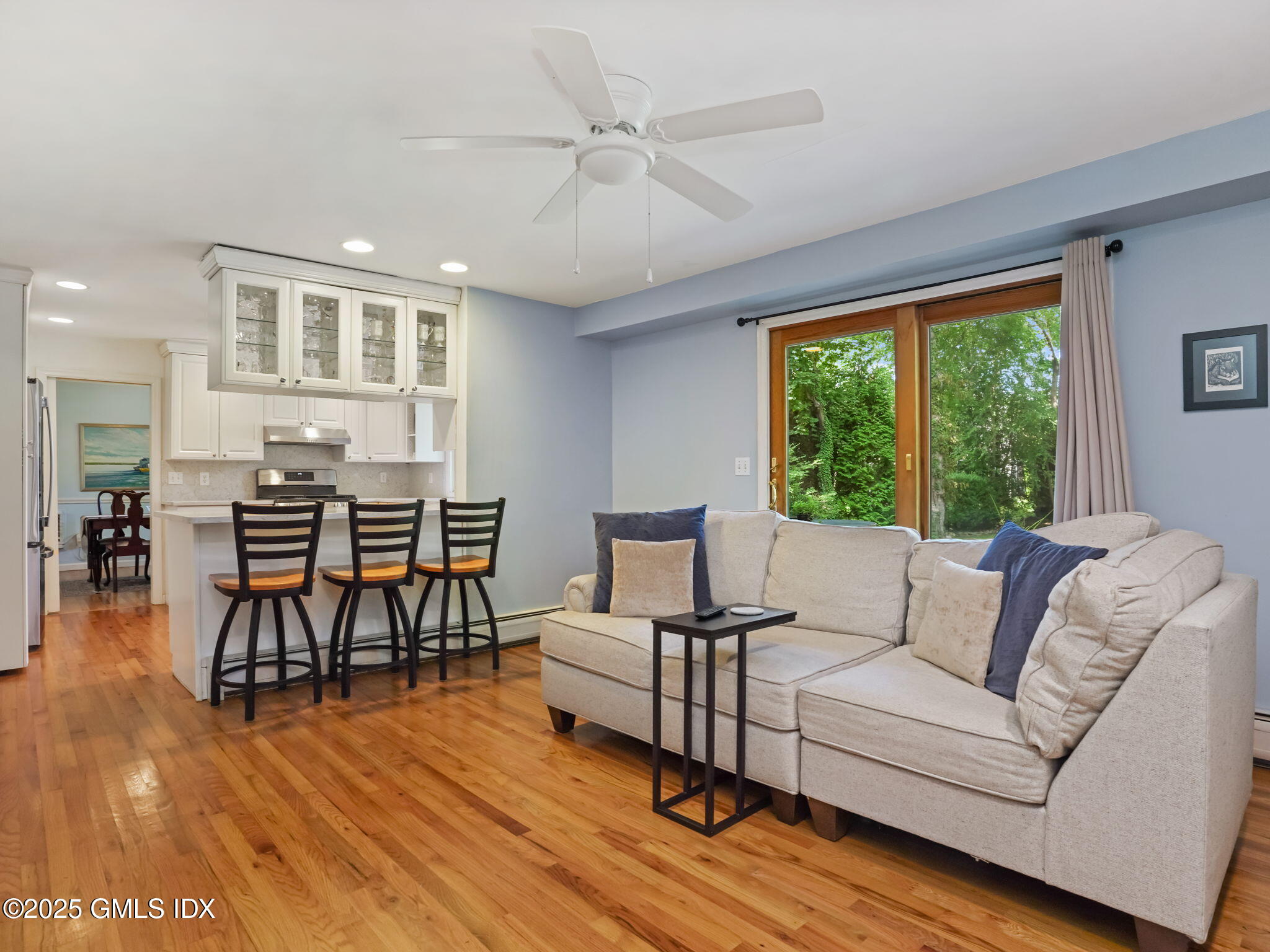 155 Riverside Avenue Riverside, CT 06878 - Photo 13 of 30 15-web-or-mls-155-riverside-ave