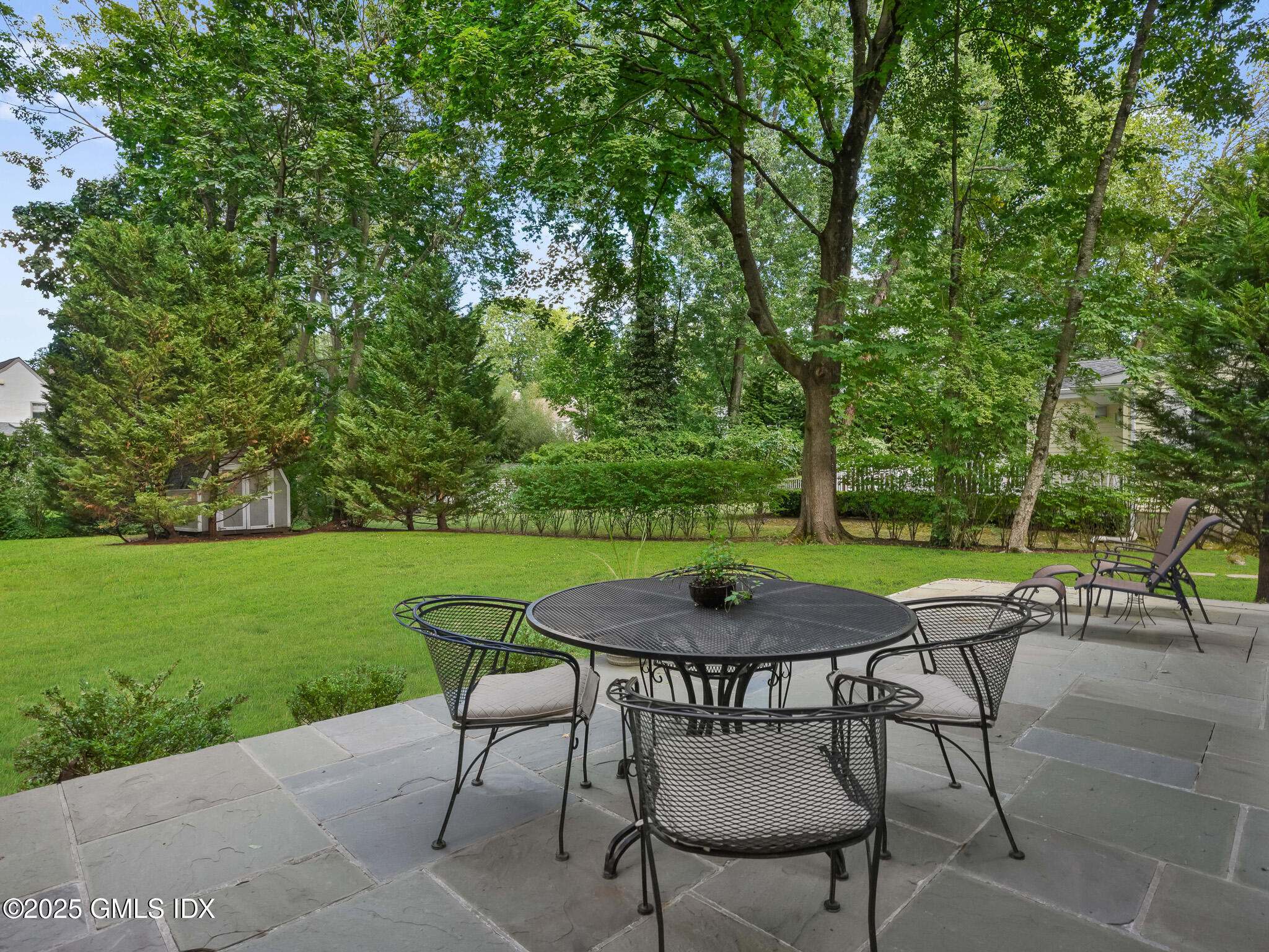 155 Riverside Avenue Riverside, CT 06878 - Photo 26 of 30 37 E