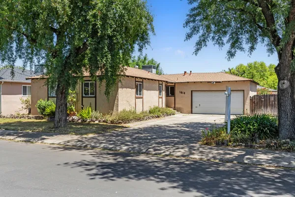 $370,000 | 1614 Wayne Drive, Modesto, CA 95350