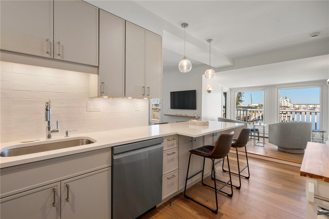 58 Washington Street, Unit 3 Newport, RI 02840 - Photo 4 of 25