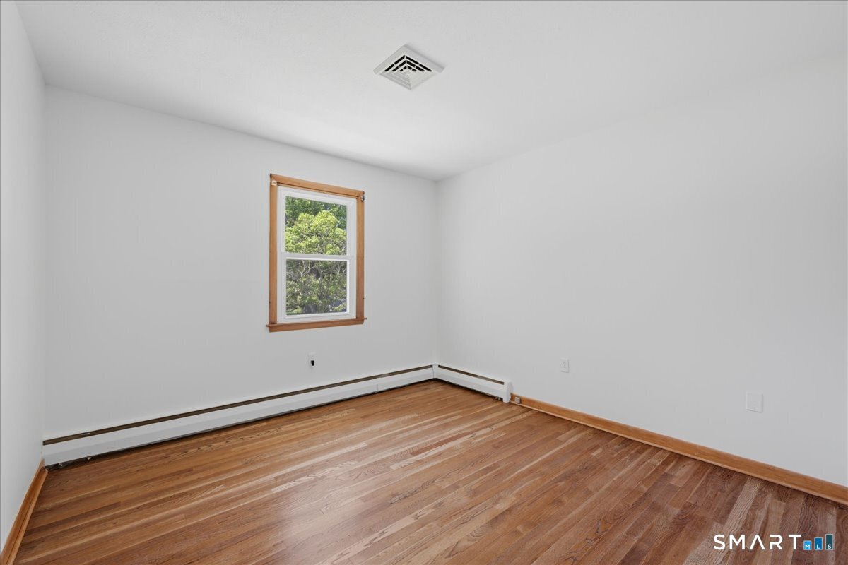 8 Roxbury Court East Lyme, CT 06357 - Photo 28 of 39