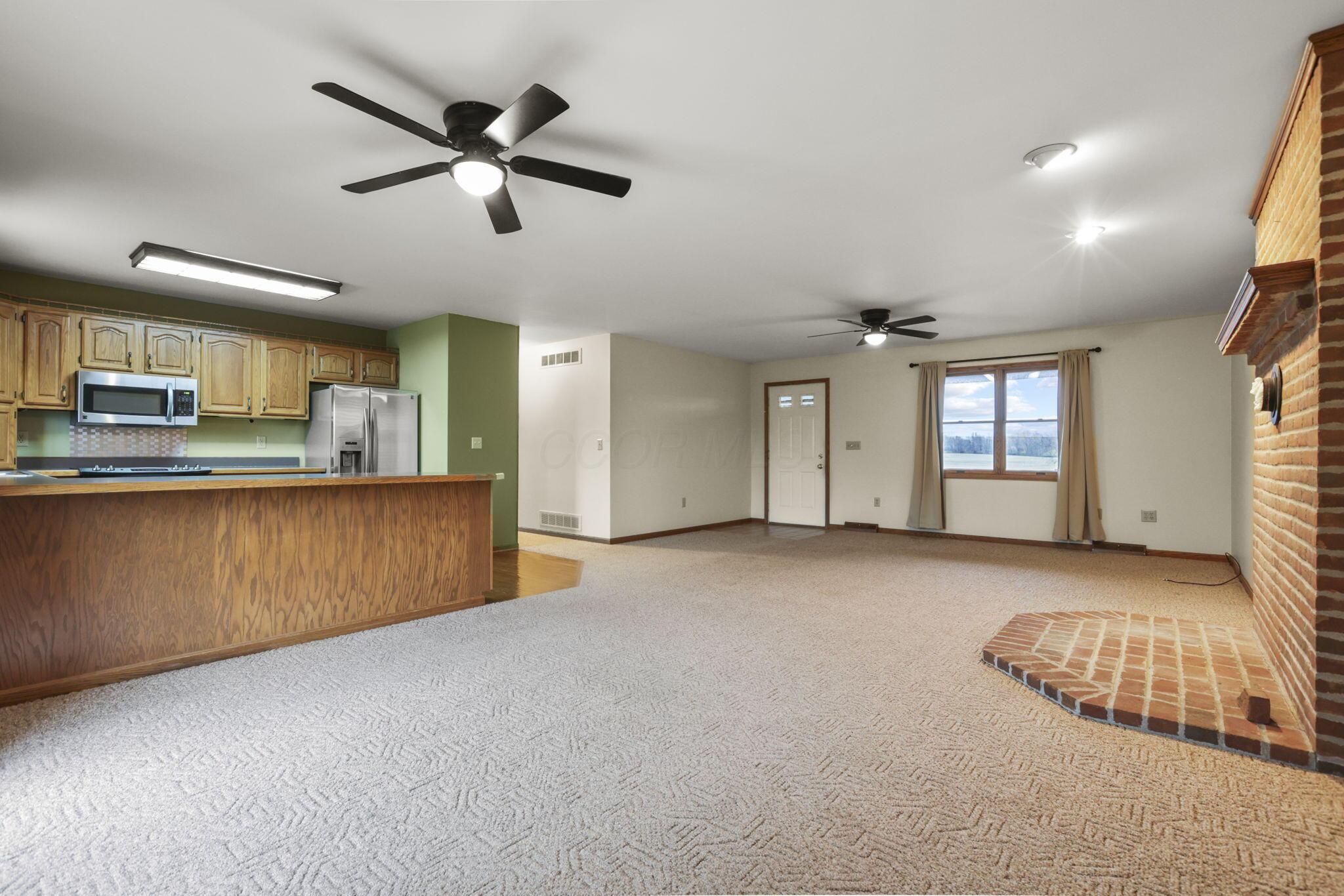 6283 York Road Southwest Pataskala, OH 43062 - Photo 11 of 45 Eat-in space
