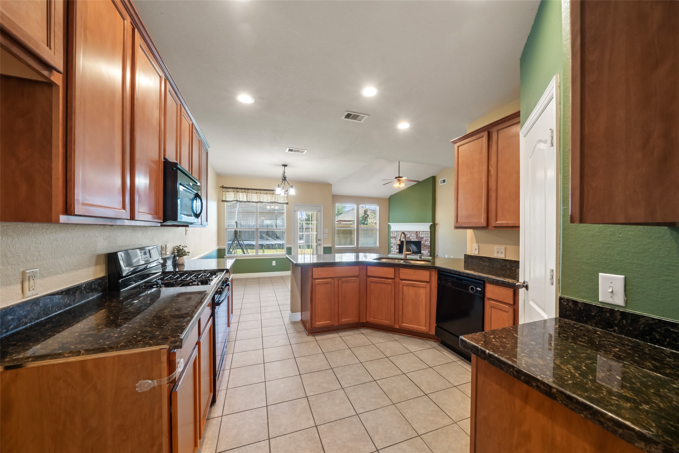 19092 Hammer Lane Porter, TX 77365 - Photo 5 of 36