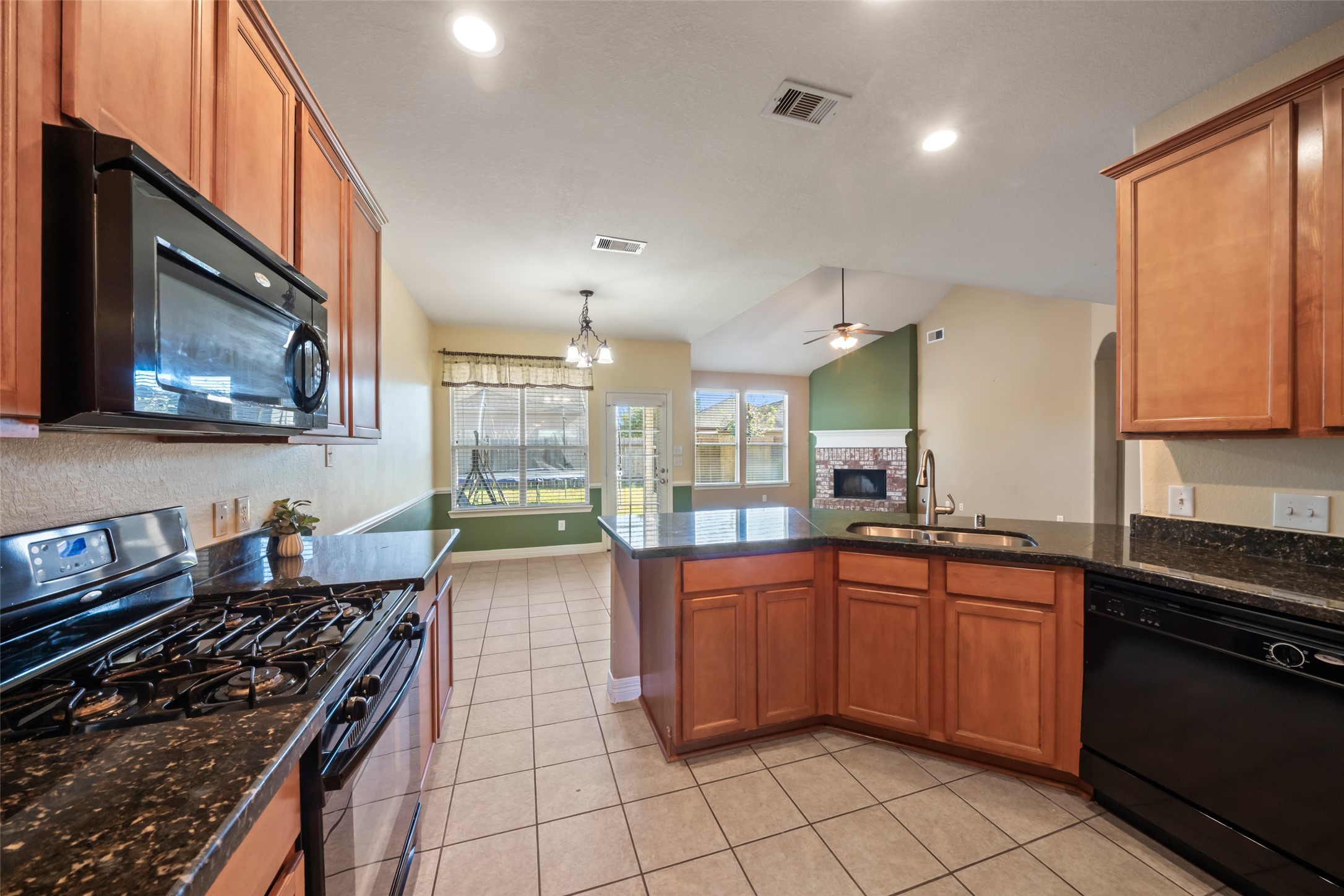 19092 Hammer Lane Porter, TX 77365 - Photo 6 of 36