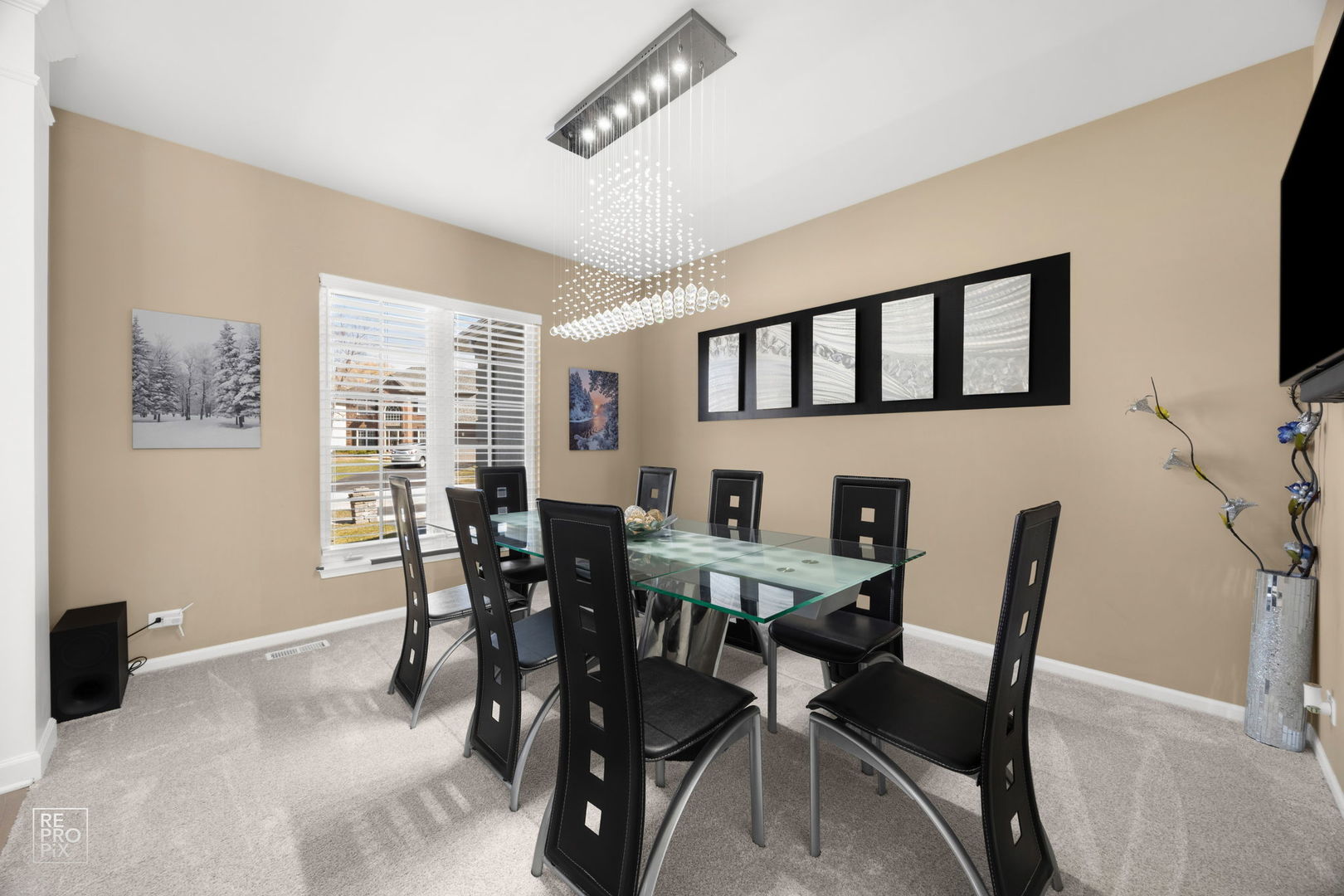 134 Timber Court Gilberts, IL 60136 - Photo 13 of 35 a view of a dining room with furniture