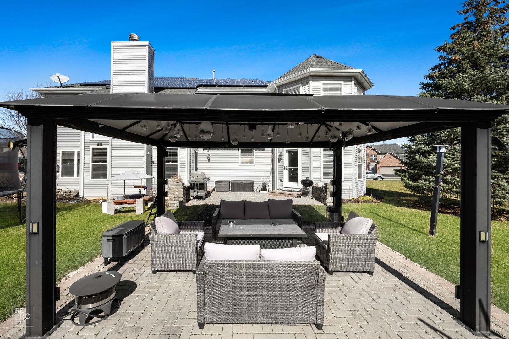 134 Timber Court Gilberts, IL 60136 - Photo 32 of 35 a view of a patio with couches chairs and a table