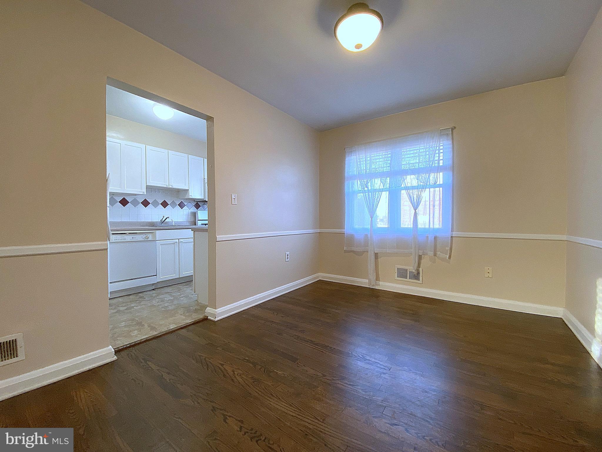 2702 Moorgate Road Baltimore, MD 21222 - Photo 14 of 80