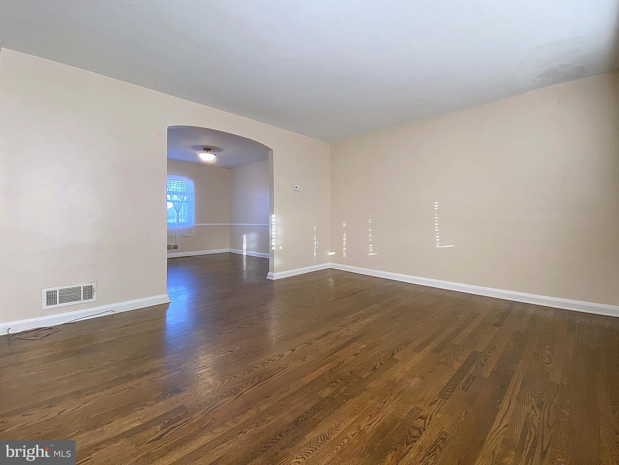 2702 Moorgate Road Baltimore, MD 21222 - Photo 8 of 80