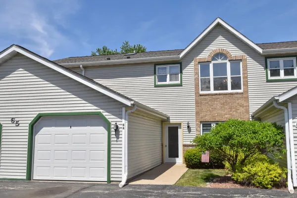 $200,000 | 65 Stacy Lynn Lane, Unit B, Hartford, WI 53027