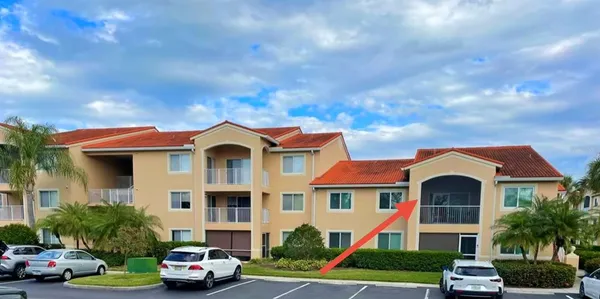 $265,000 | 1610 North 42ND Circle, Unit 211, Vero Beach, FL 32967