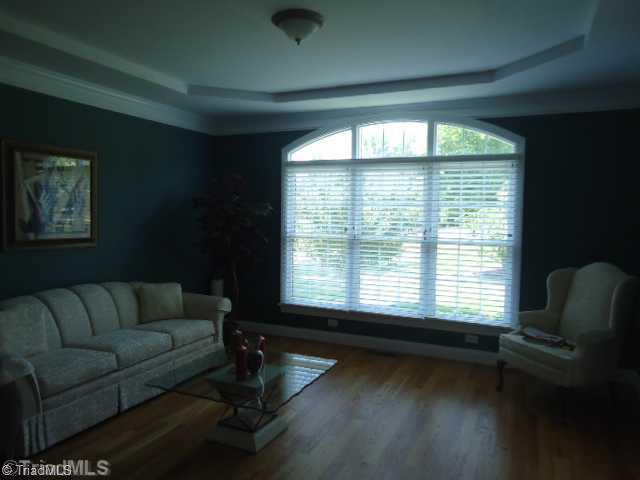 8603 Rosedale Drive Oak Ridge, NC 27310 - Photo 3 of 16 Living Room.