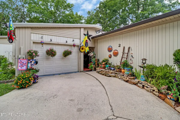 $189,900 | 33 Big Horn Loop, Unit 2, Crossville, TN 38572