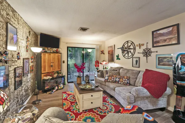 $189,900 | 33 Big Horn Loop, Unit 2, Crossville, TN 38572