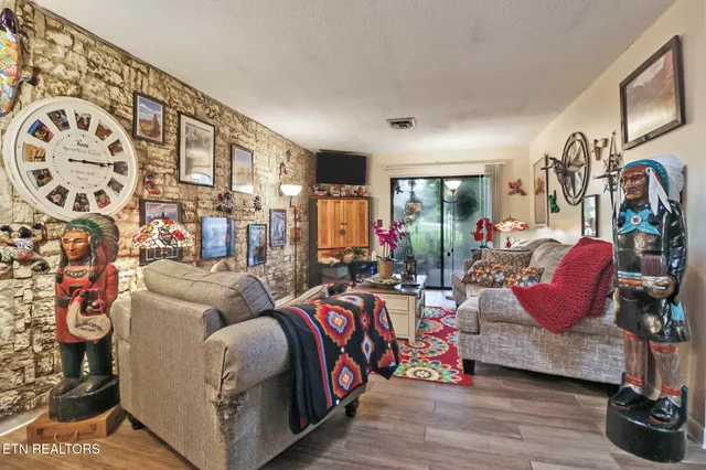 $189,900 | 33 Big Horn Loop, Unit 2, Crossville, TN 38572