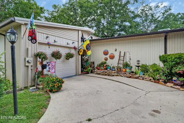 $189,900 | 33 Big Horn Loop, Unit 2, Crossville, TN 38572