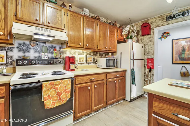 $189,900 | 33 Big Horn Loop, Unit 2, Crossville, TN 38572