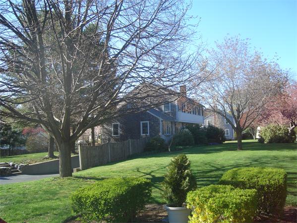 15 Grenadier Road Hingham, MA 02043 - Photo 3 of 19 Gallery Image 3